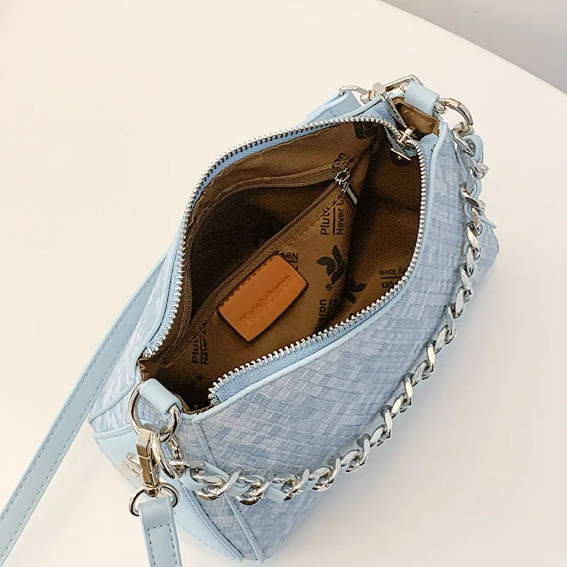 A niche fashion woven chain small square bag with a trendy texture for women's shoulder bags