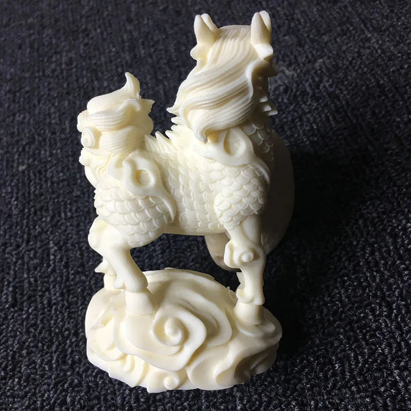 A pair of Chinese auspicious Kirin statues Resin sculpture statue Home living room, room decoration artwork Feng Shui ornaments