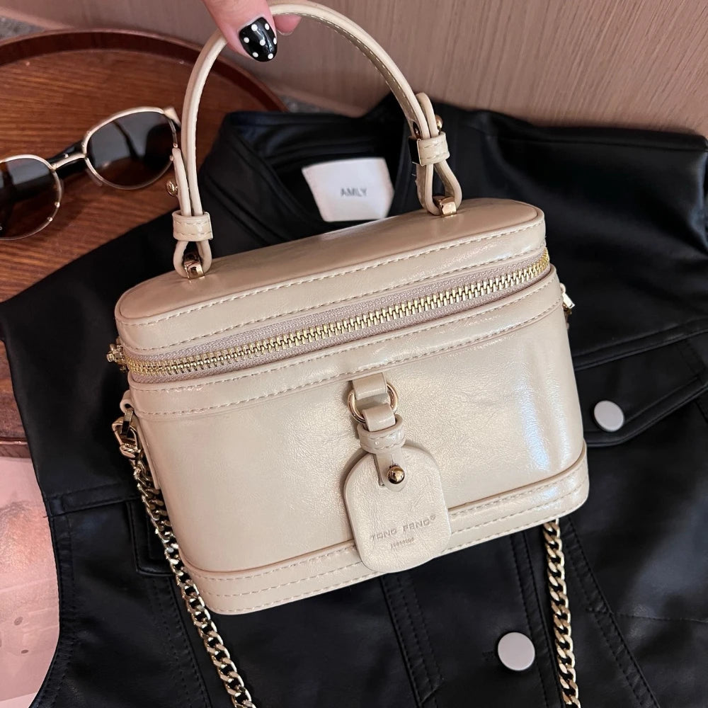 Advanced 2024 Winter New Style Small Square Bag Fashionable Versatile Handbag Crossbody Bag Female Crowd