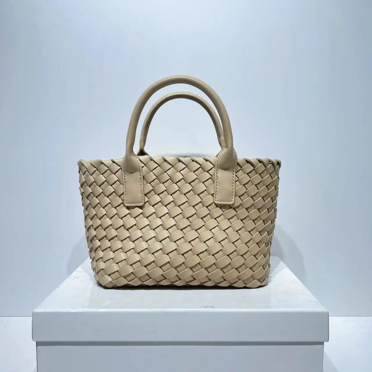 Advanced Sensory Vegetable Basket Bag 2024 Fashion Women's Bag Single Shoulder Crossbody Bag Small Handheld Woven Bag