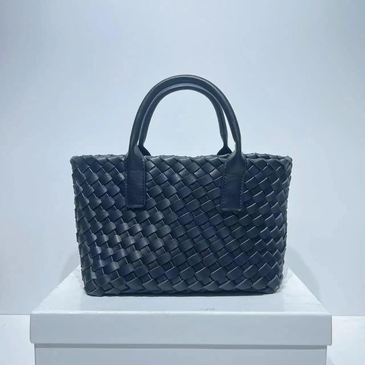 Advanced Sensory Vegetable Basket Bag 2024 Fashion Women's Bag Single Shoulder Crossbody Bag Small Handheld Woven Bag