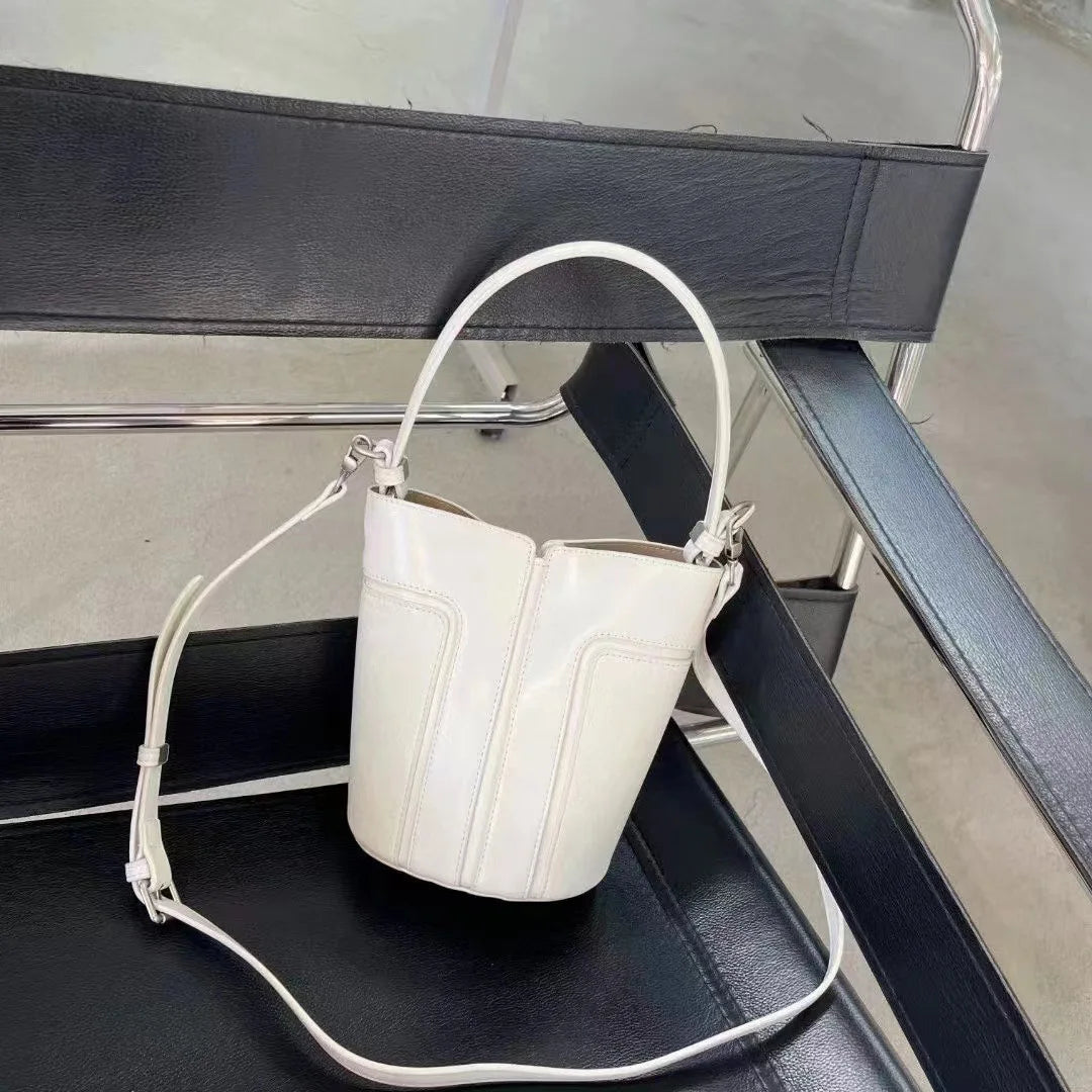Advanced Water Bucket Bag for Women's 2024 New Fashion Spliced Handheld One Shoulder Crossbody Bag