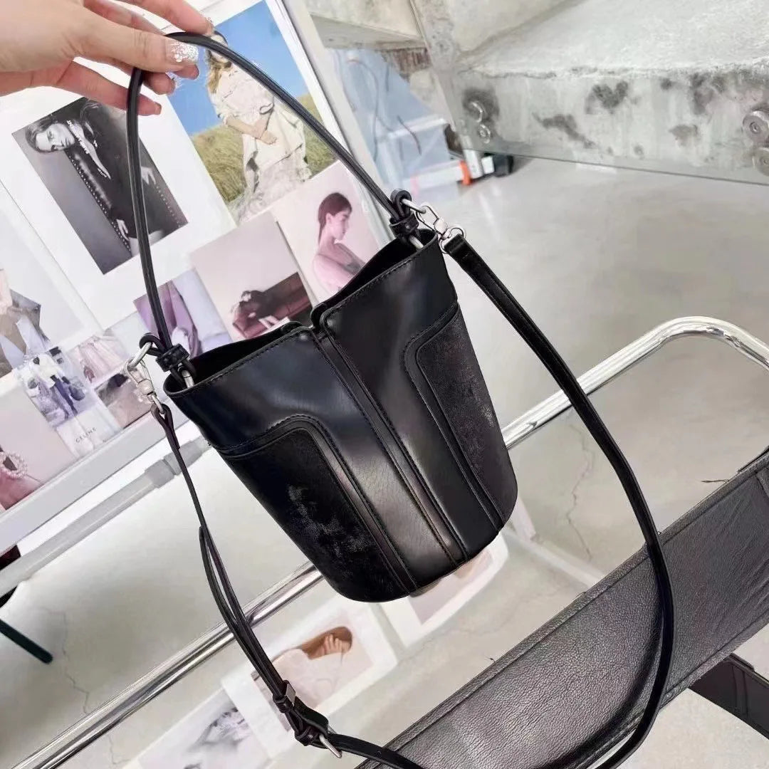 Advanced Water Bucket Bag for Women's 2024 New Fashion Spliced Handheld One Shoulder Crossbody Bag