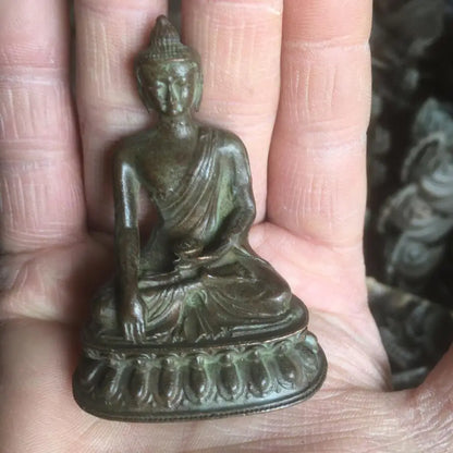 Alloy Buddha Ornament Four-Armed Avalokiteshvara Buddha Ornament Tibetan Guanyin Living Room Home Crafts Decoration Height 6cm