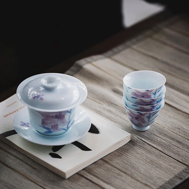 At the beginning of the spray of the burn hand-painted lily suit set of kung fu tea tureen fair mug cup gift box