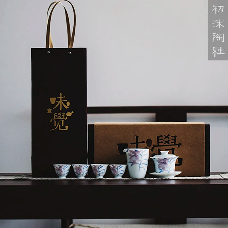 At the beginning of the spray of the burn hand-painted lily suit set of kung fu tea tureen fair mug cup gift box