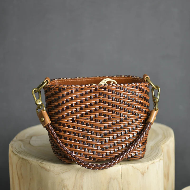 Autumn and winter new women's crossbody bag leather Japanese small square bag retro hand-woven personalized women's bag