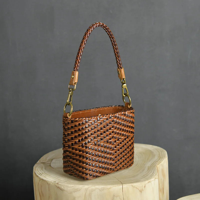 Autumn and winter new women's crossbody bag leather Japanese small square bag retro hand-woven personalized women's bag