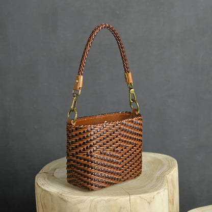 Autumn and winter new women's crossbody bag leather Japanese small square bag retro hand-woven personalized women's bag