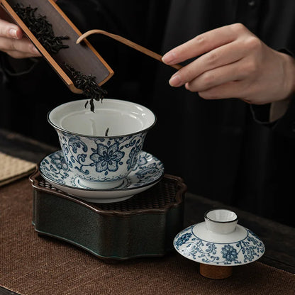 Blue and White Porcelain Gaiwan Vintage Tea Cup Chinese Tea Set Household Ceramic Gaiwan Teacup Large Tea Bowl Kung Fu Tea Set