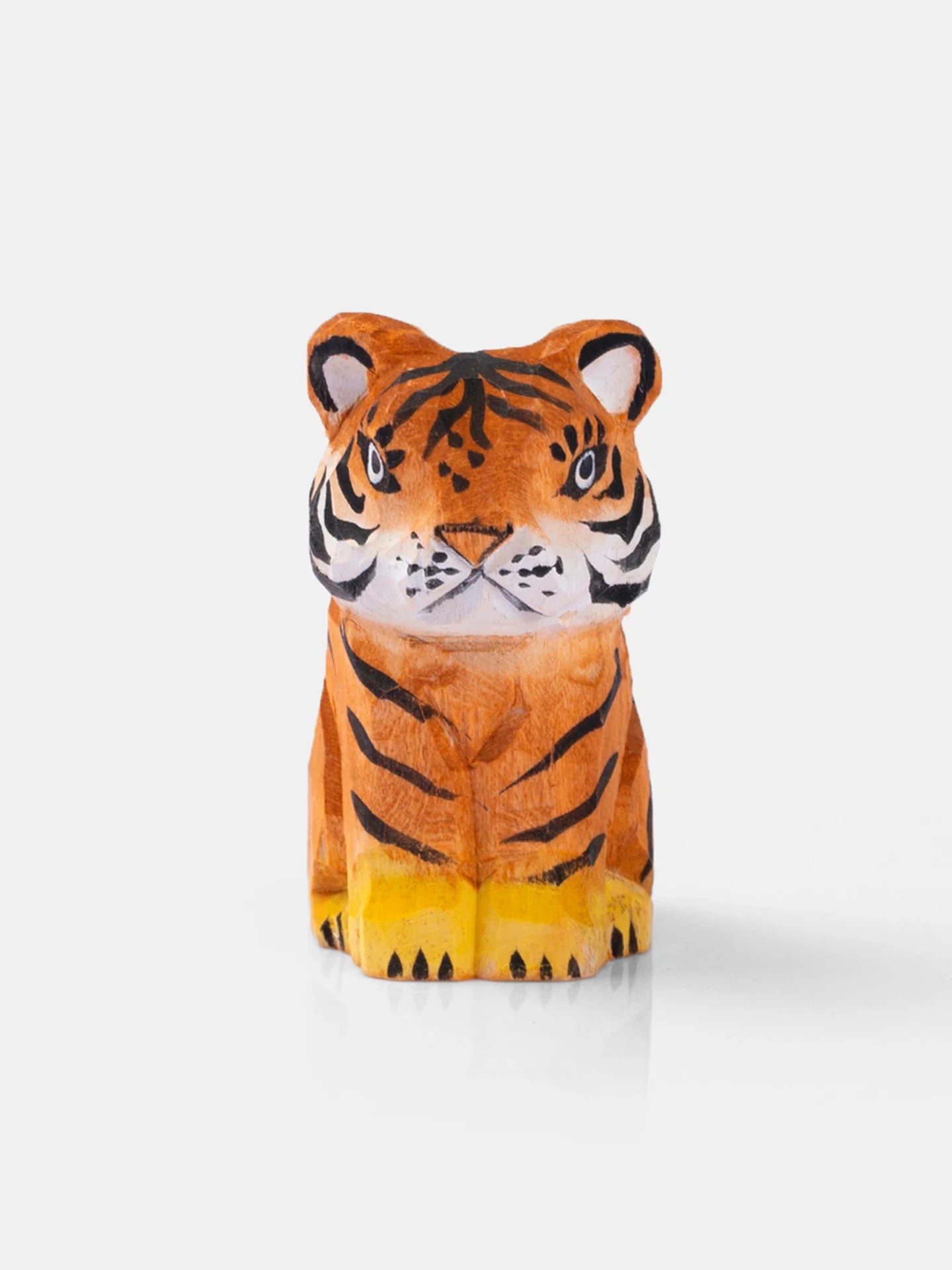 Bored, take a look at the cute little tiger! Woodcarving ornaments Woodcarving cute gifts Small ornaments Pendant tabletop