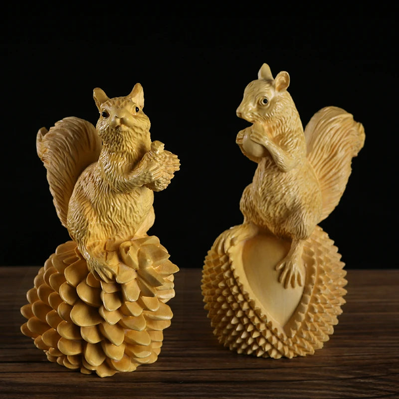 Boxwood wood statue Home decoration decoration Solid wood wood sculpture small animal decoration squirrel