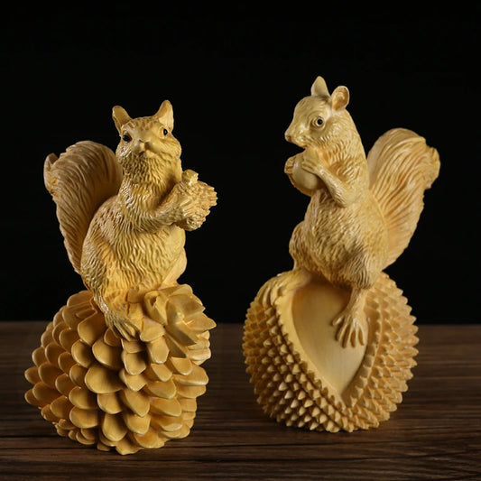 Boxwood wood statue Home decoration decoration Solid wood wood sculpture small animal decoration squirrel
