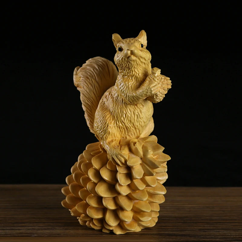 Boxwood wood statue Home decoration decoration Solid wood wood sculpture small animal decoration squirrel