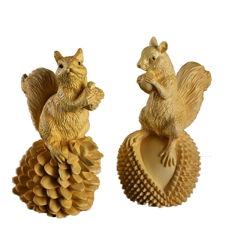 Boxwood wood statue Home decoration decoration Solid wood wood sculpture small animal decoration squirrel