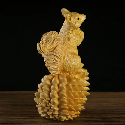 Boxwood wood statue Home decoration decoration Solid wood wood sculpture small animal decoration squirrel