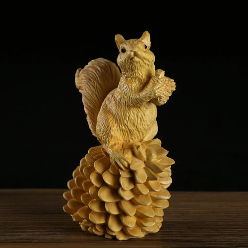 Boxwood wood statue Home decoration decoration Solid wood wood sculpture small animal decoration squirrel
