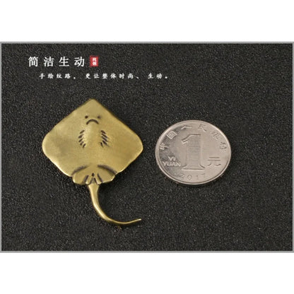 Brass Devil Fish Small Ornament Ocean Manta Ray Animal Tea Pet Home Desk Decorative Decorations Copper Figurines Collection