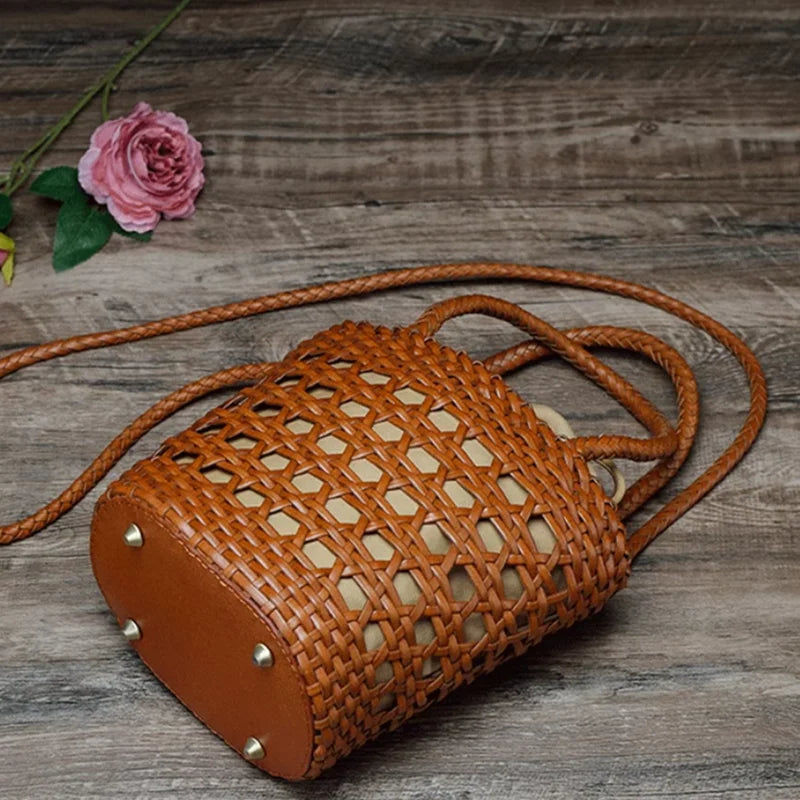Bucket Women's bag new 2024 messenger shoulder bag Cowhide hollow woven bag summer Casual Inner Fabric Vintag Shopping Bag