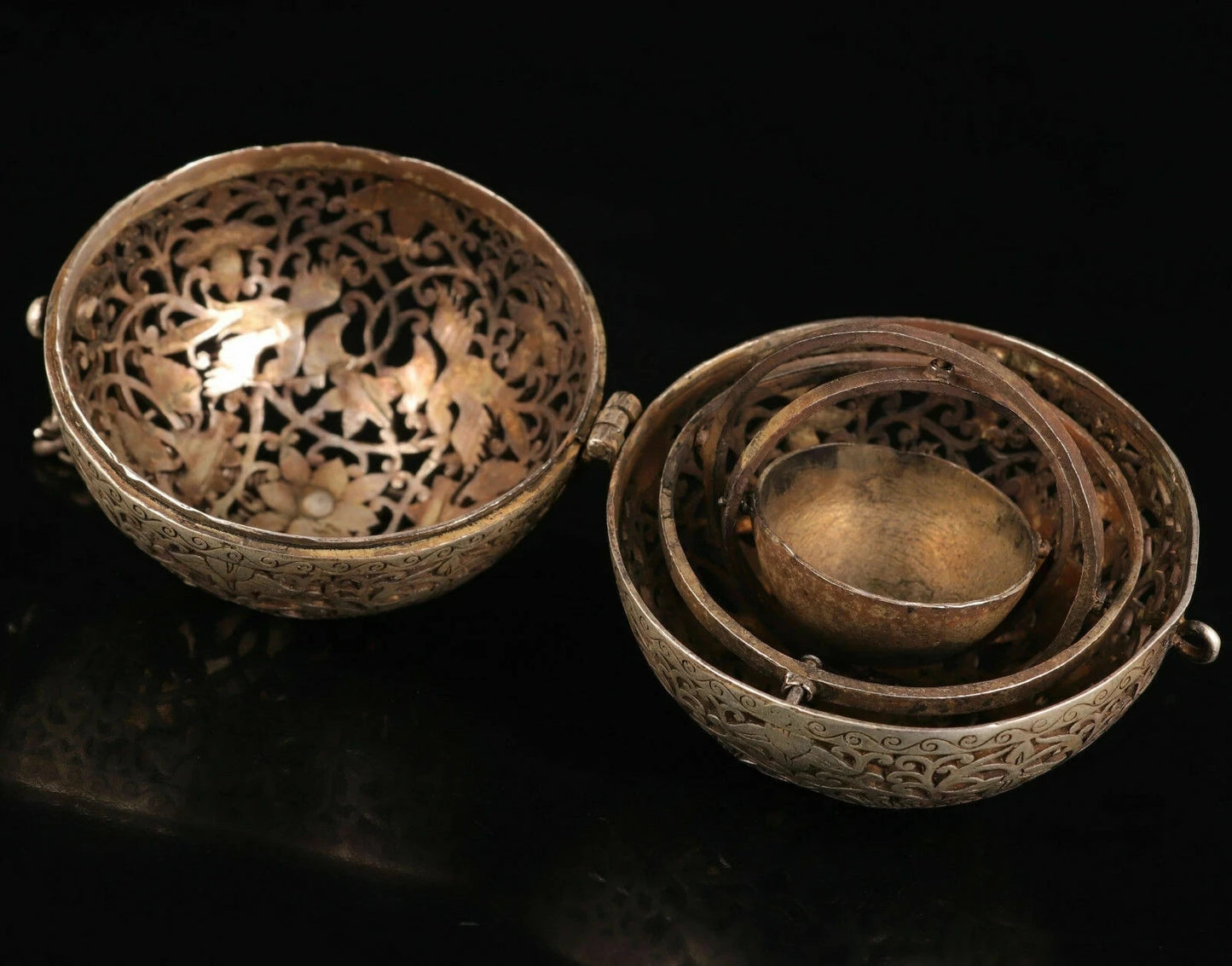 CHINESE Old TIBETAN SILVER COPPER PENDANT INCENSE BURNER OLD DRAGON PHOENIX