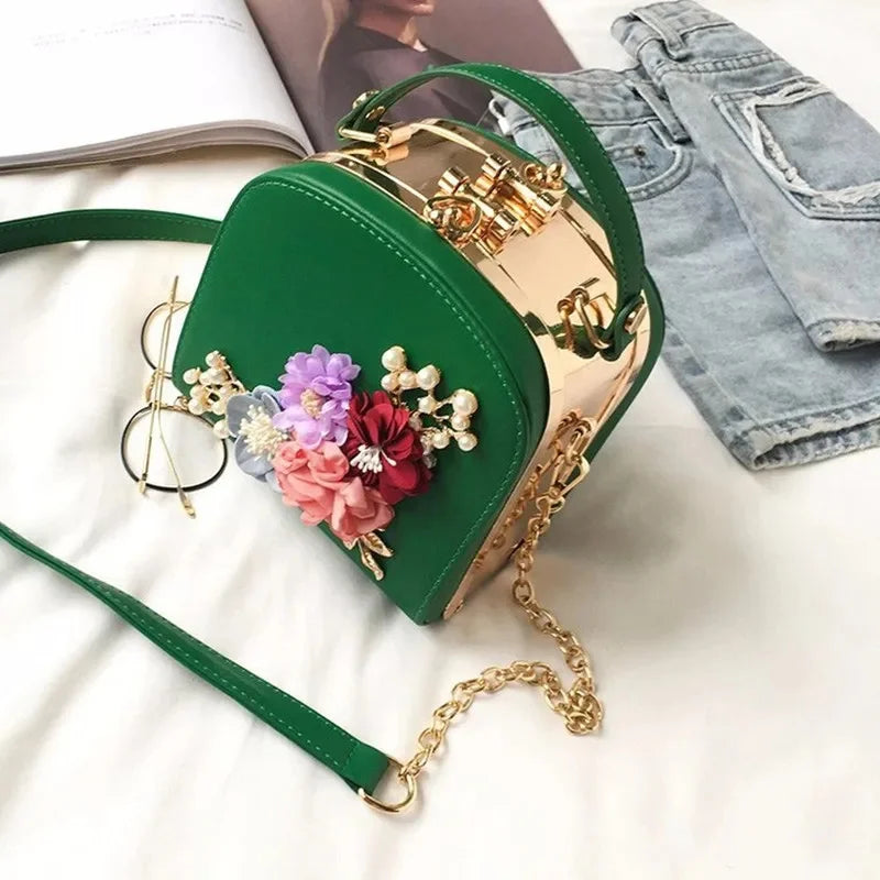 Camera Diagonal Handbag s Shoulder s Metal Clip Small Square Bag New Fashion Dinner Flower 2024