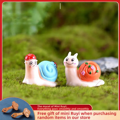 Cartoon Cute Little Snail Car Ornaments Micro Landscape Bonsai Decoration Desktop Creative Trinket Home Accessories Figurines