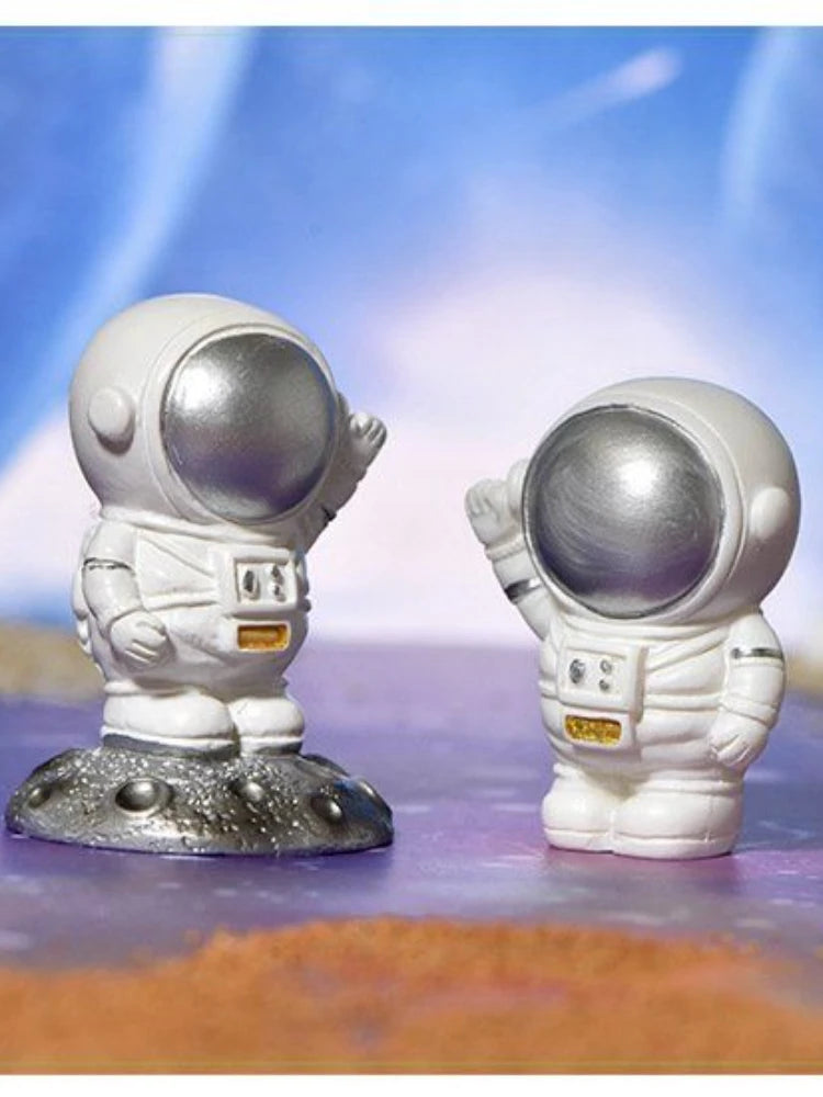 Cartoon Space Astronaut  Car Ornaments Micro Landscape Bonsai Decoration Desktop Creative Trinket Home Accessories Figurines