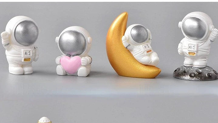 Cartoon Space Astronaut  Car Ornaments Micro Landscape Bonsai Decoration Desktop Creative Trinket Home Accessories Figurines