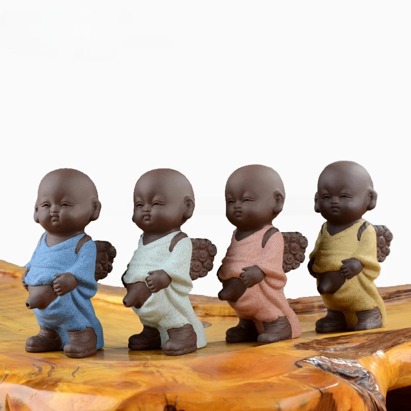 Ceramic Cute Peeing Monk Statues Tea Pet Buddha Figurines for Interior Modern Home Decoration Decorative Buddhas Figures