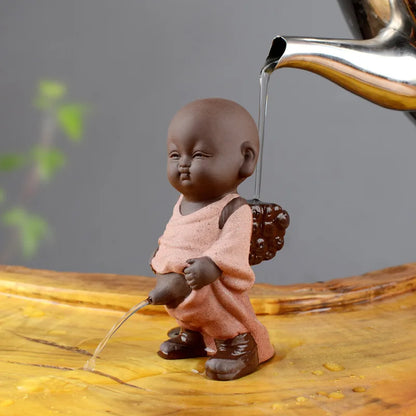 Ceramic Cute Peeing Monk Statues Tea Pet Buddha Figurines for Interior Modern Home Decoration Decorative Buddhas Figures