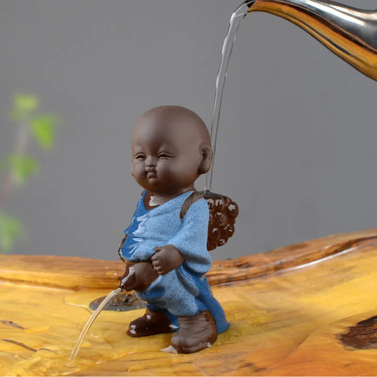 Ceramic Cute Peeing Monk Statues Tea Pet Buddha Figurines for Interior Modern Home Decoration Decorative Buddhas Figures
