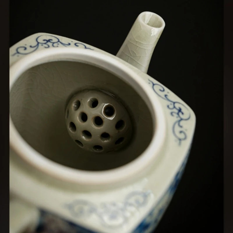 Ceramic Opening Blue and White Kettle Chinese Pottery Teapot Tea Ceremony Set Milk Oolong Tea Tie Guan Yin Jasmine Teaware Type