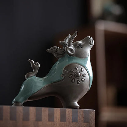 Ceramics Fortune Animals Cow Statue，Traditional handmade sculpture，Deluxe Home Room, Office Art Deco Statue