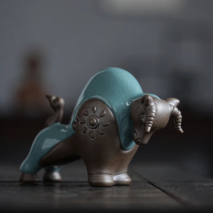 Ceramics Fortune Animals Cow Statue，Traditional handmade sculpture，Deluxe Home Room, Office Art Deco Statue