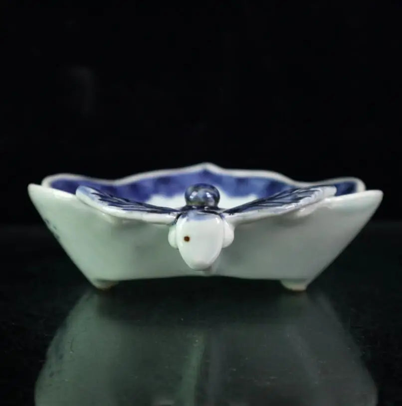 China Blue and white ceramic Leaves Pen wash crafts statue