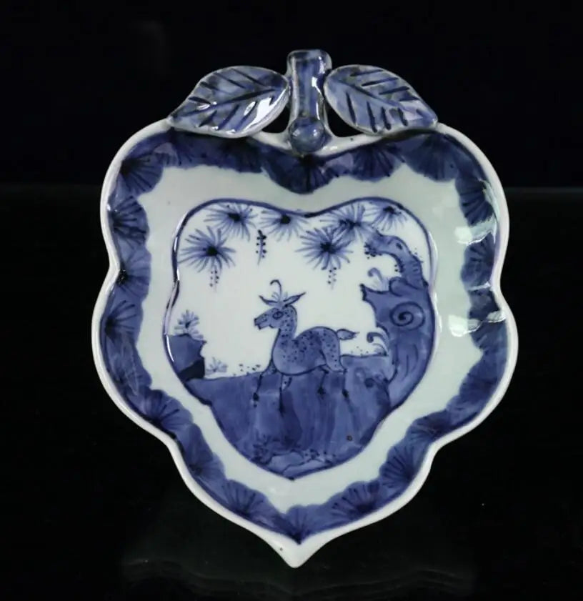 China Blue and white ceramic Leaves Pen wash crafts statue