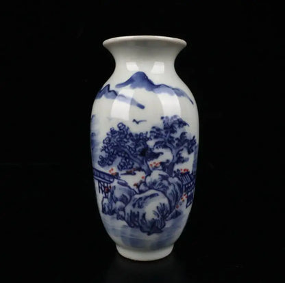 China Blue and white ceramic Wax gourd shape vase crafts statue