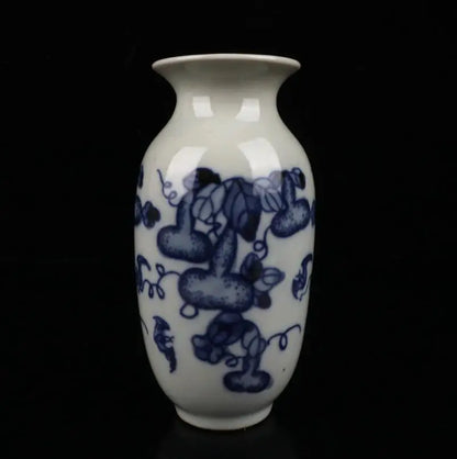 China Blue and white ceramic Wax gourd shape vase crafts statue