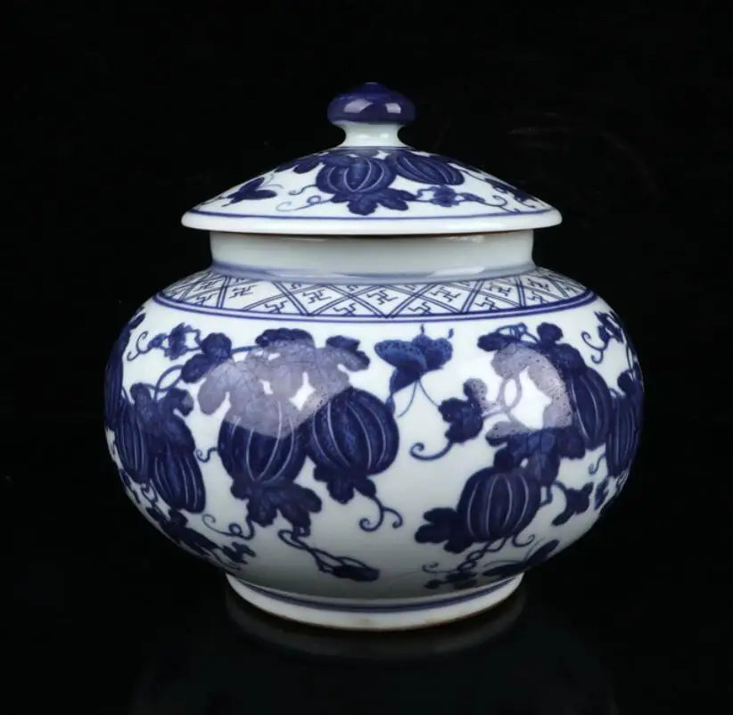 China Blue and white ceramic lid jar crafts statue