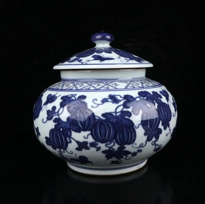 China Blue and white ceramic lid jar crafts statue