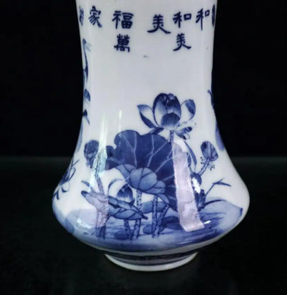 China Blue and white ceramic lotus vase crafts statue