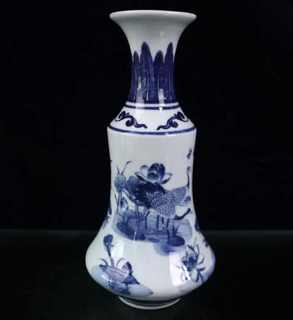 China Blue and white ceramic lotus vase crafts statue