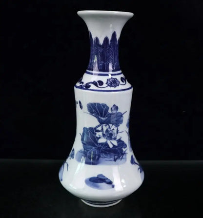 China Blue and white ceramic lotus vase crafts statue