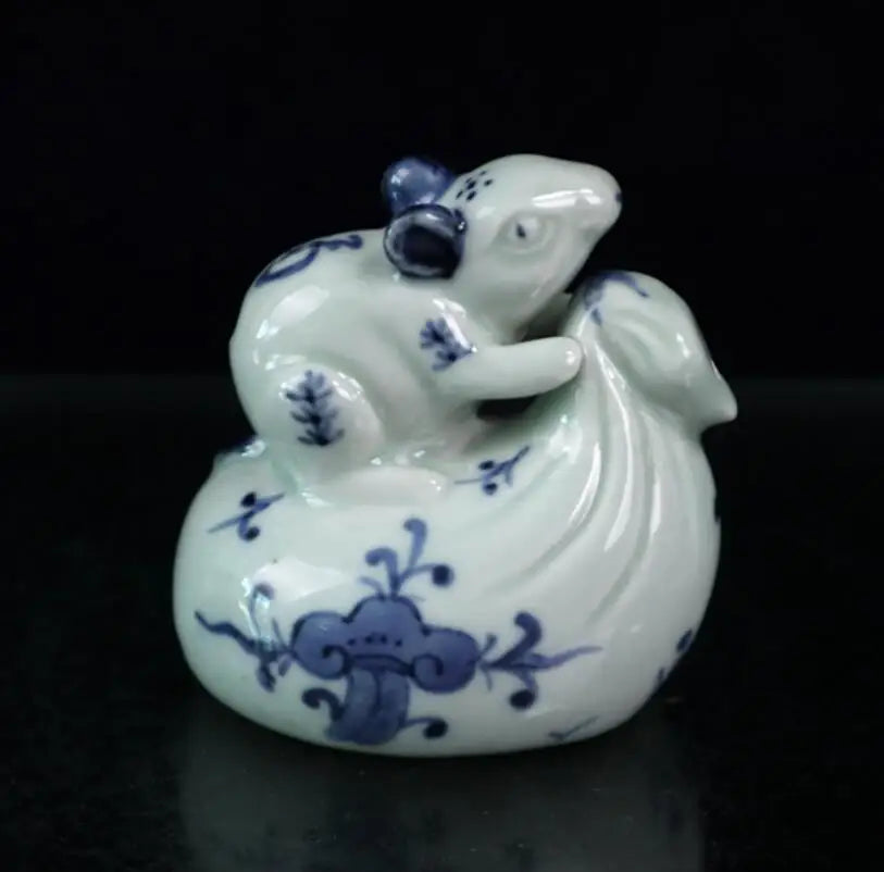 China Blue and white ceramic mouse teapot small crafts statue
