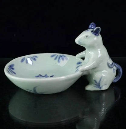 China Blue and white ceramic rat Pen wash crafts statue