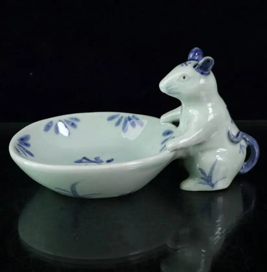 China Blue and white ceramic rat Pen wash crafts statue