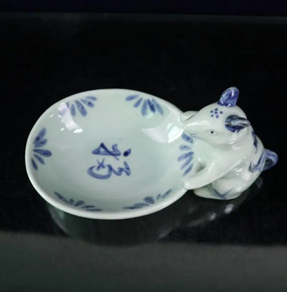 China Blue and white ceramic rat Pen wash crafts statue