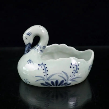 China Blue and white ceramic swan Pen wash crafts statue