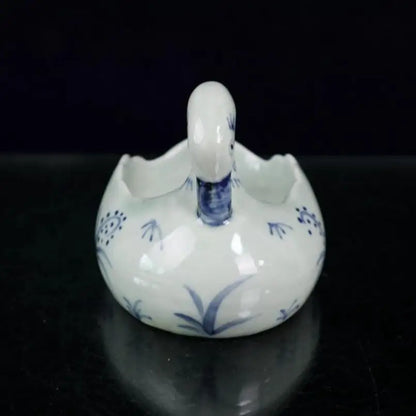 China Blue and white ceramic swan Pen wash crafts statue