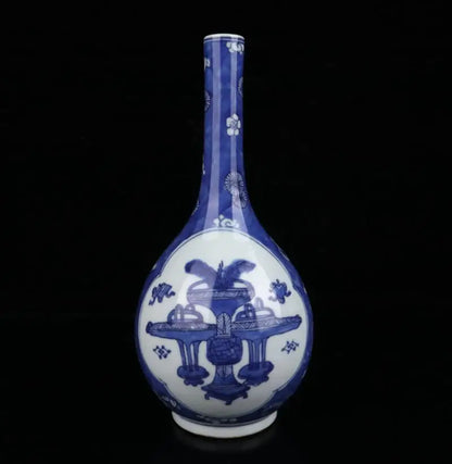 China Blue and white ceramic vase crafts statue